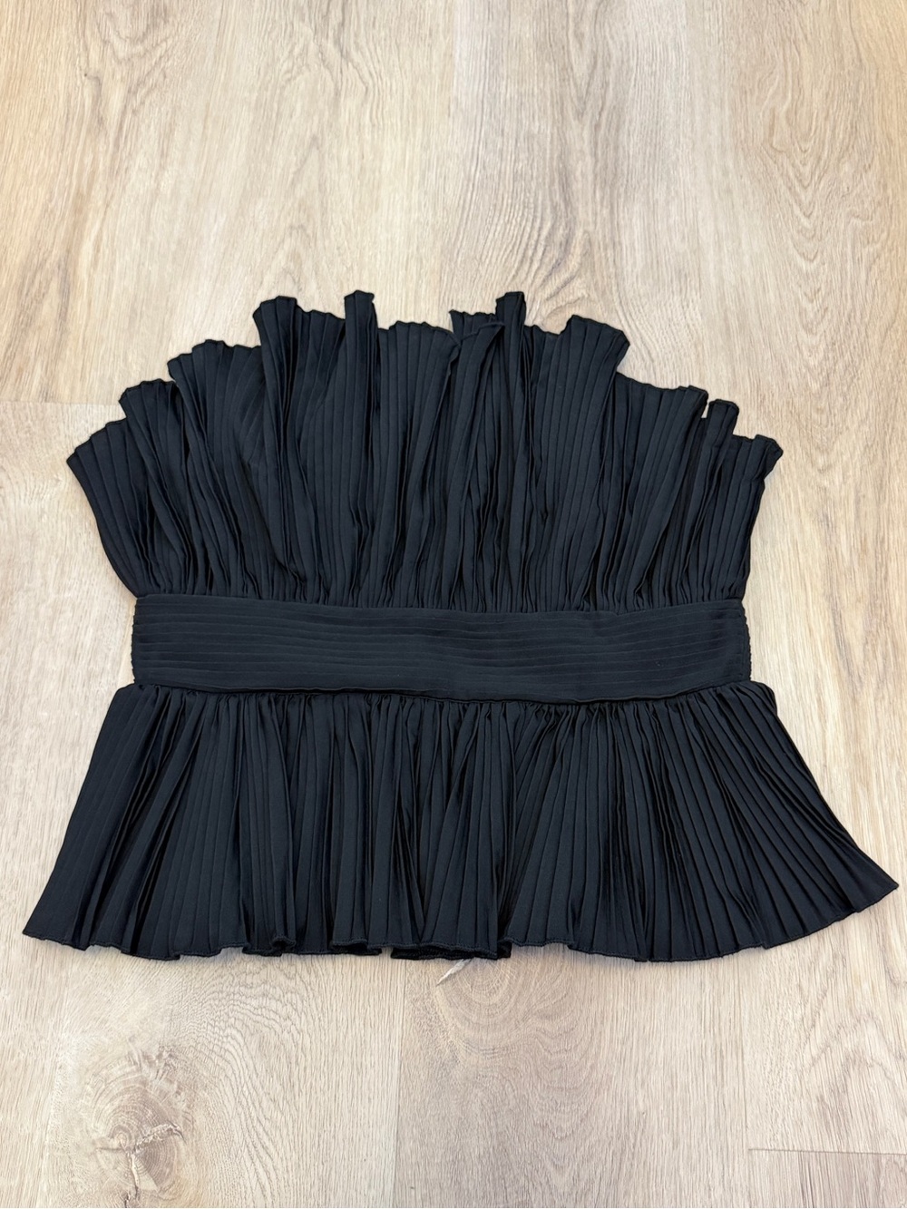 SHEIN Black Accordion Pleat Strapless Crop Top